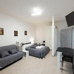 centro-10min-design-loft-free-wi-fi.emilia-romagnahotels.net/