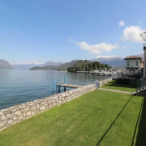 In Lake 2 Apartment